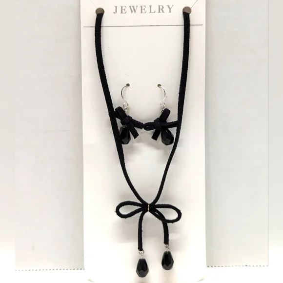 Black Suede Choker and Earrings - Picture 1 of 3